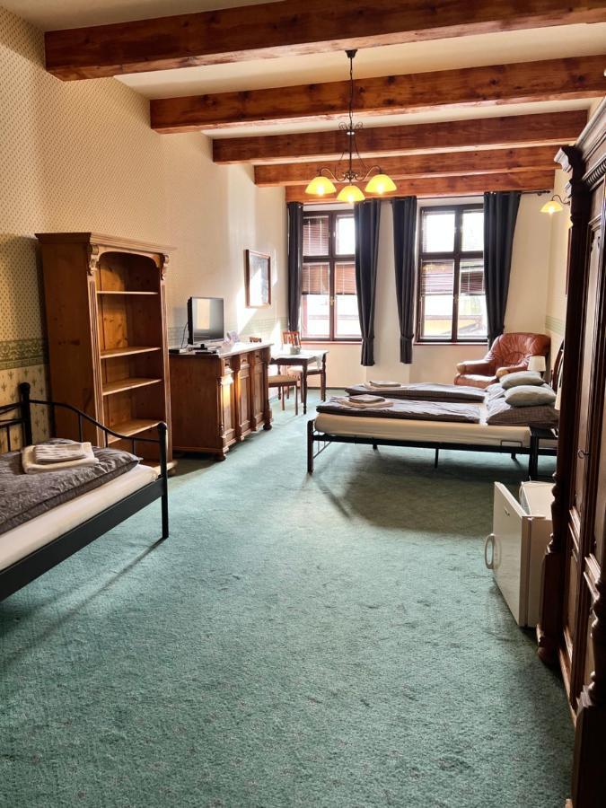 Hotel Maxim Frýdek-Místek エクステリア 写真