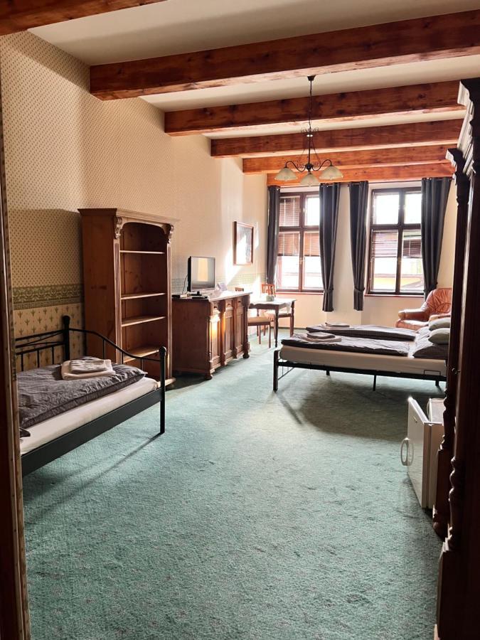 Hotel Maxim Frýdek-Místek エクステリア 写真