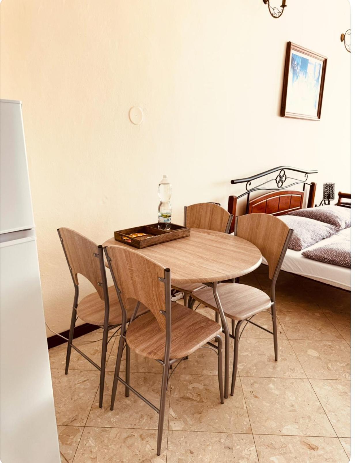 Hotel Maxim Frýdek-Místek エクステリア 写真