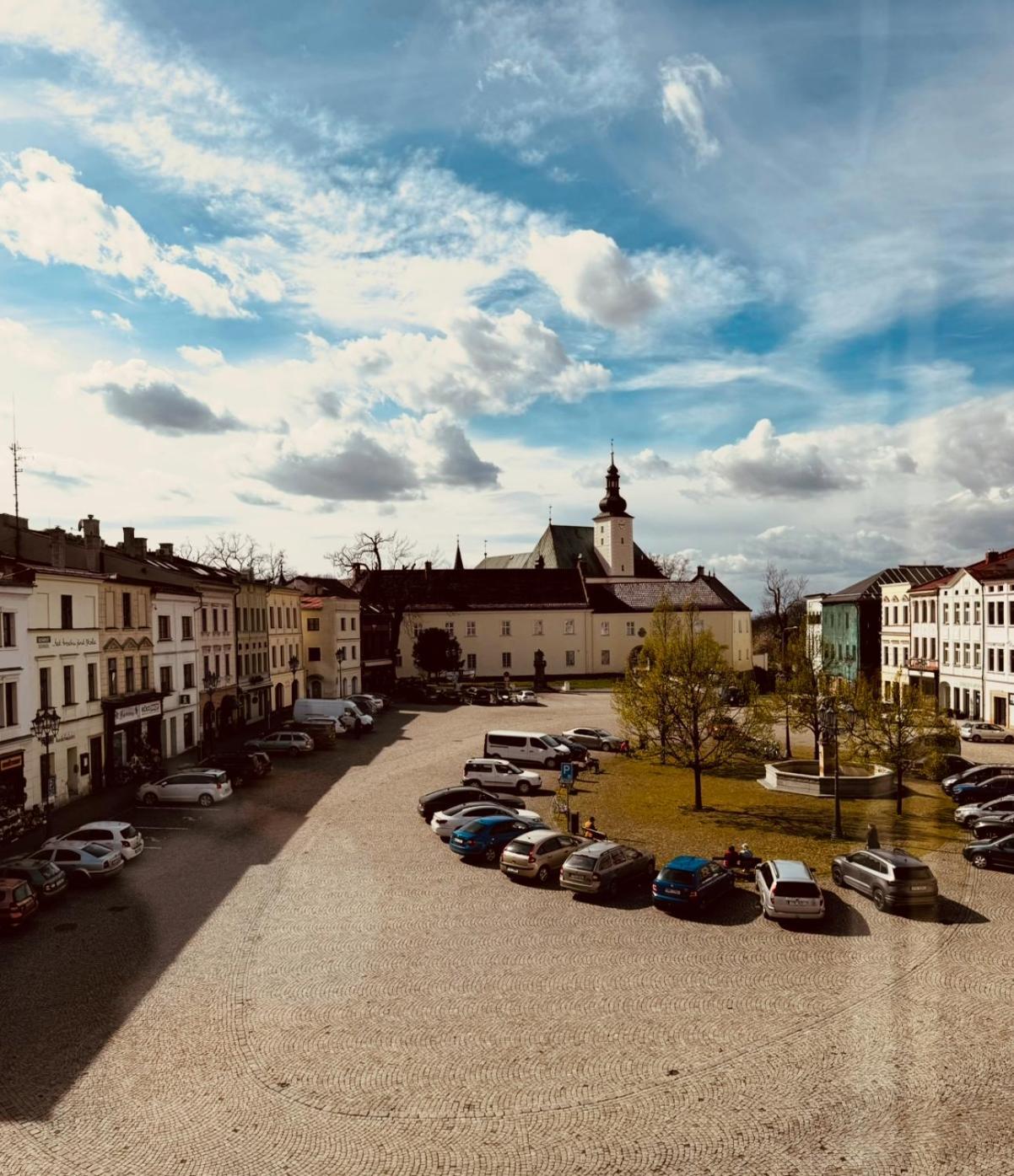 Hotel Maxim Frýdek-Místek エクステリア 写真