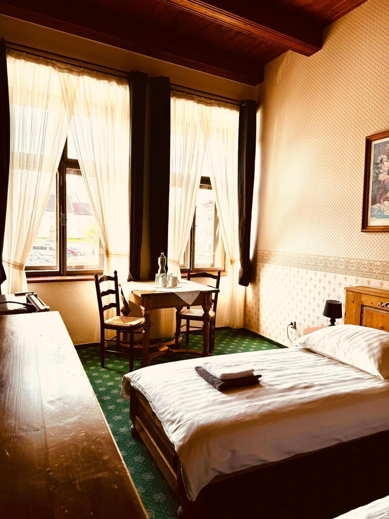 Hotel Maxim Frýdek-Místek エクステリア 写真